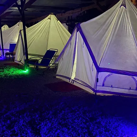 Aurora Glamping 2*