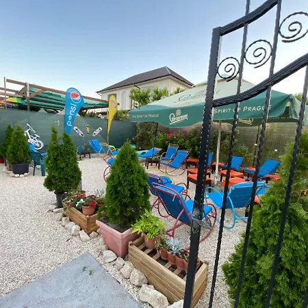 Aurora Glamping 2*