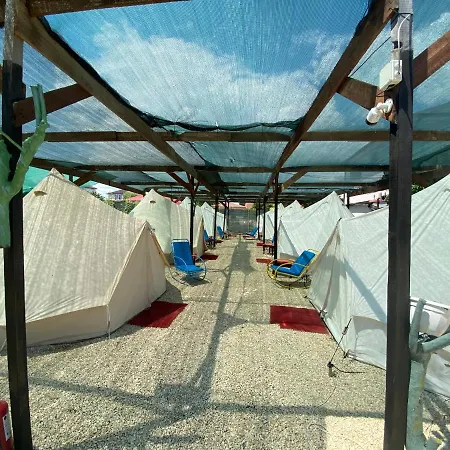 Aurora Glamping 바마베체