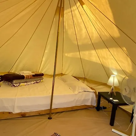 Aurora Glamping 바마베체