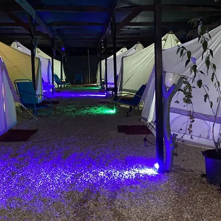 Aurora Glamping אוהל מפואר